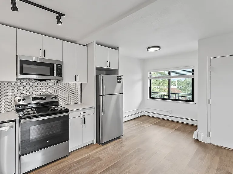 Marion Street Apartments — Photo 24