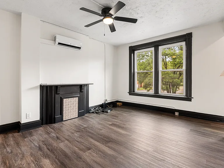 427 Whiteman St #3 — Photo 1