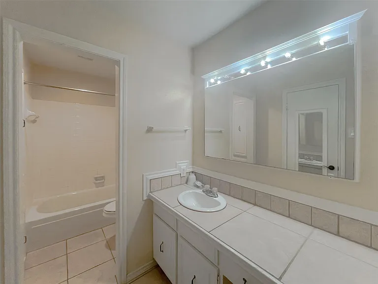 8627 N Normandale St — Photo 18