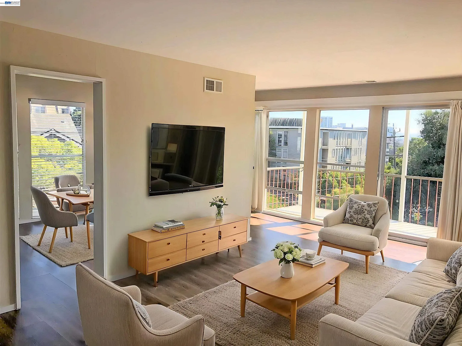 2 bed, 1000 sqft, $3,300 — Photo 1