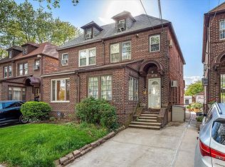 9407 71st Ave, Forest Hills, NY 11375
