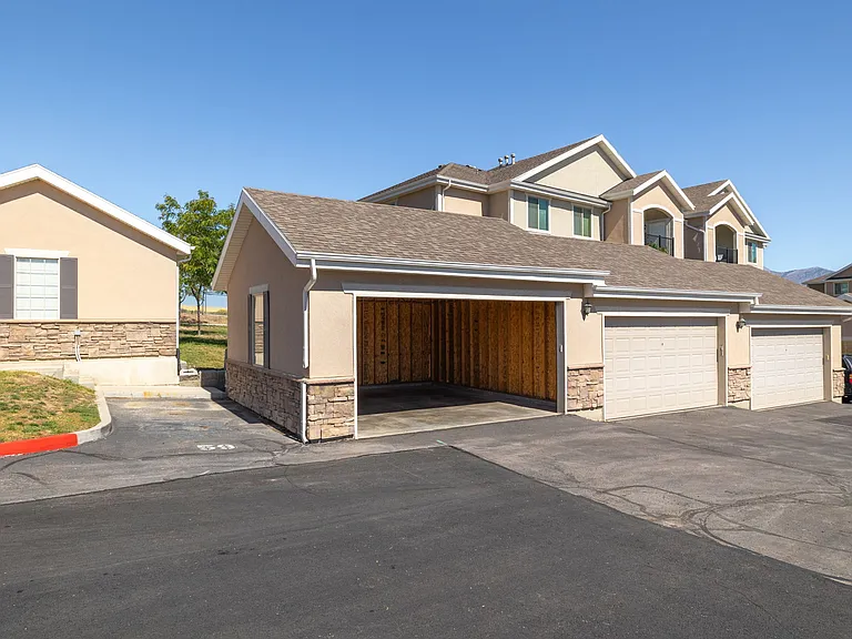 114 W Spring Hill Way #114 — Photo 4