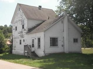 229 W Commercial St, Viola, WI 54664