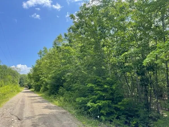 9-12 Caldwell Drive, Farmingdale, ME 04344