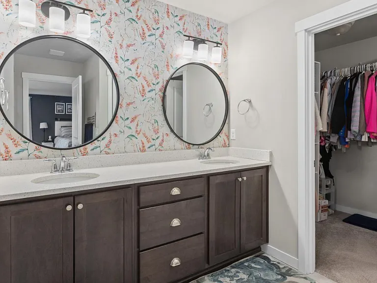 303 Vaughan Blvd NE — Photo 15
