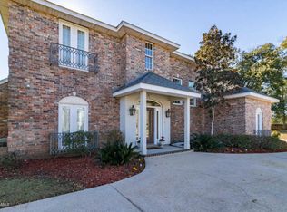 101 Troon Dr, Broussard, LA 70518