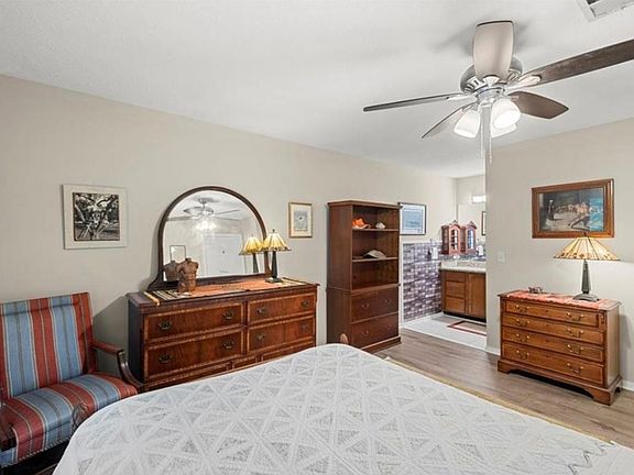 2nd image of 408 Warm Springs Cir #408