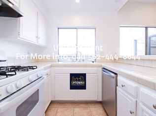 2950 S Greenville St UNIT E, Santa Ana, CA 92704