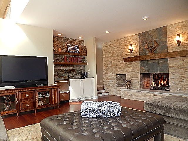 1st image of 8860 W 100th Pl