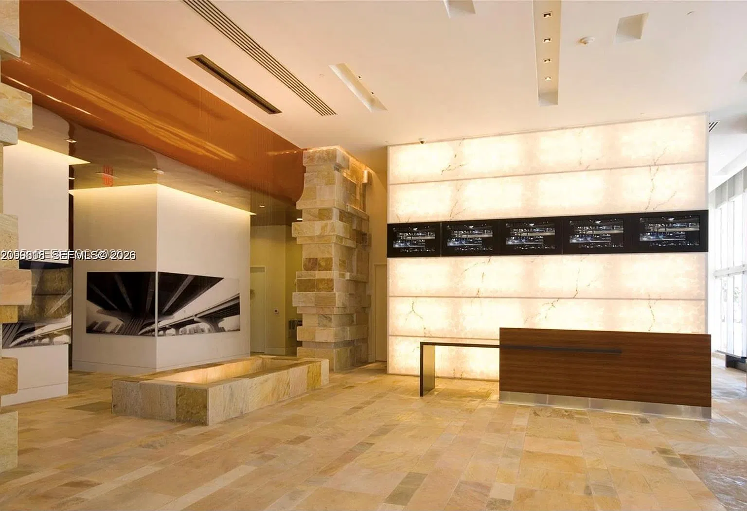 500 Brickell West Condo — Photo 1
