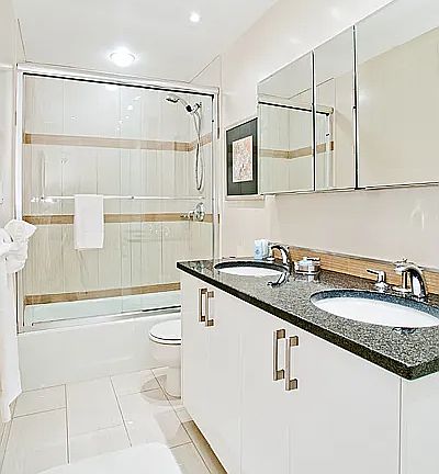 2nd image of 150 W 51st St #923