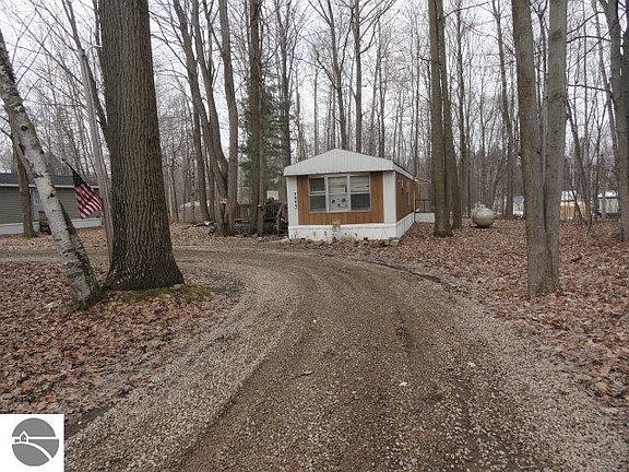 3rd image of 7854 Lawson Ln