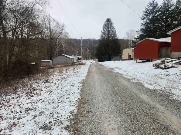 Blue Bell Dr, Clarksburg, WV 26301