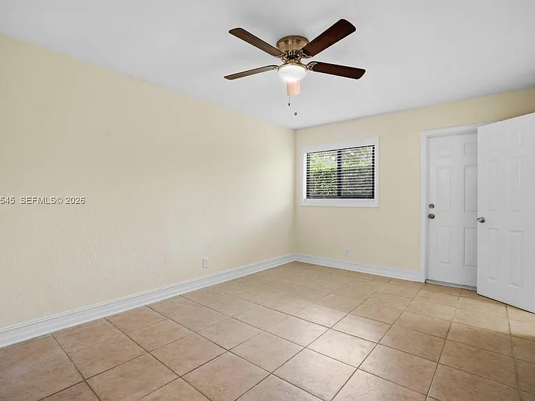 7604 Sw St #10 — Photo 13