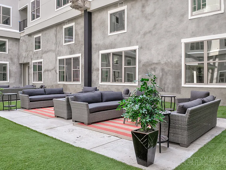 The Henry Lofts — Photo 26