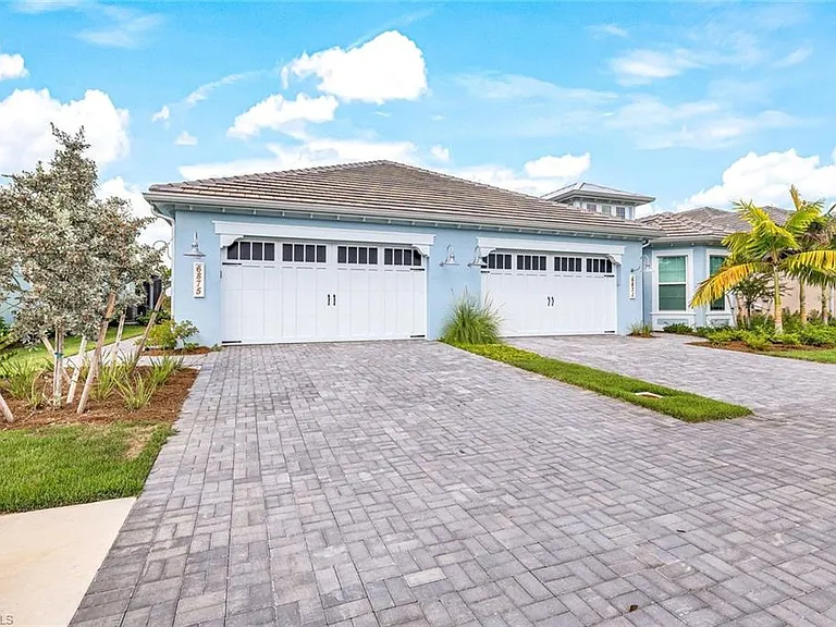6875 Saona Ct — Photo 17