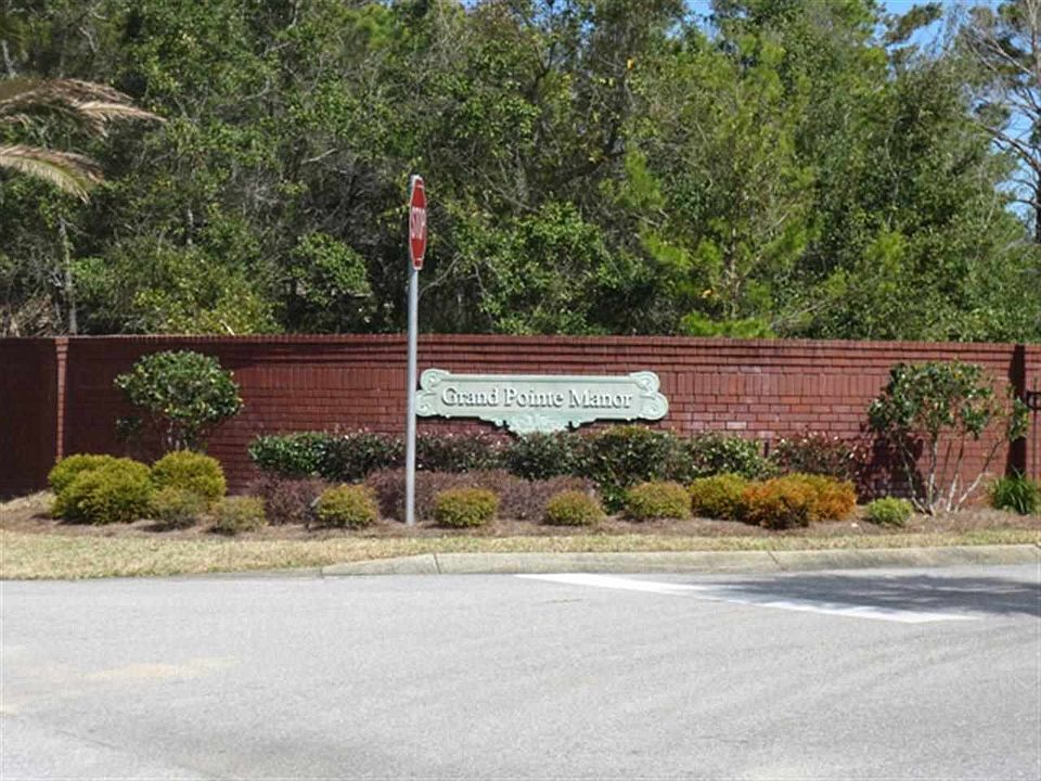 1st image of 9A Manor Cir