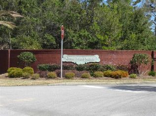 9A Manor Cir, Gulf Breeze, FL 32563