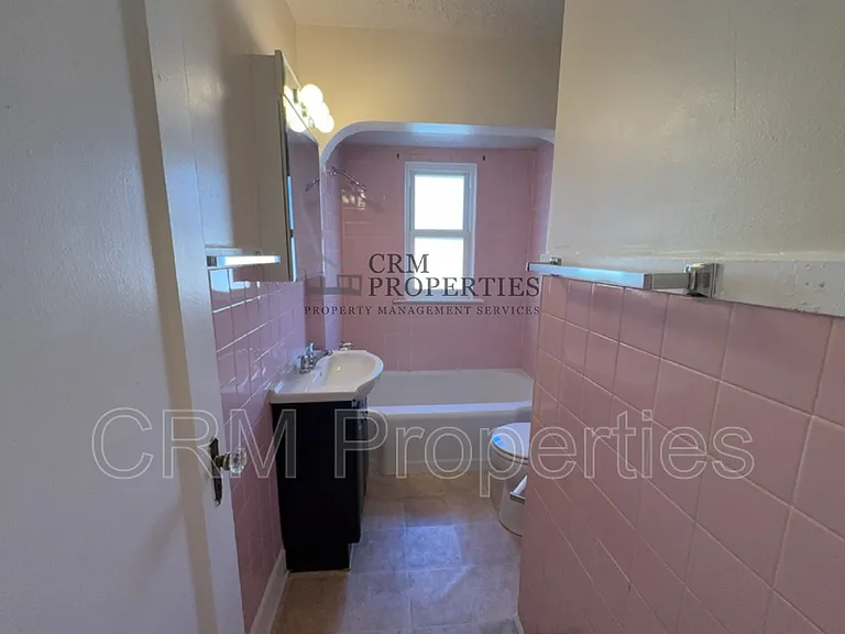 933 N Linwood Ave — Photo 13