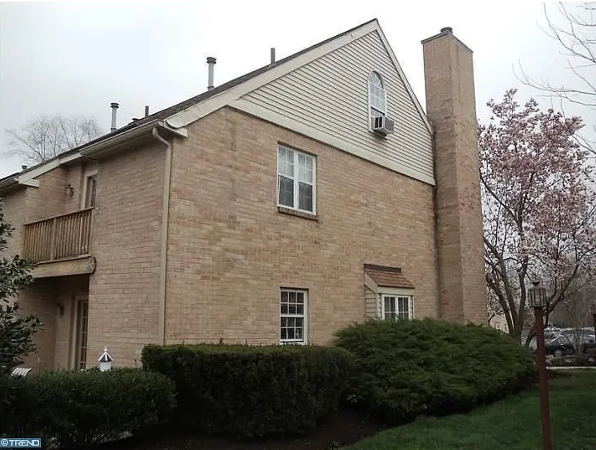 Building Photo - 15 Rampart Dr