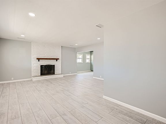 4th image of 191 Pala Vista Dr #A