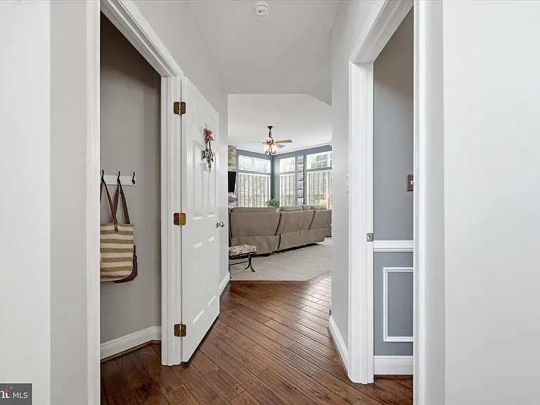 704 Seaton Ct SE — Photo 10