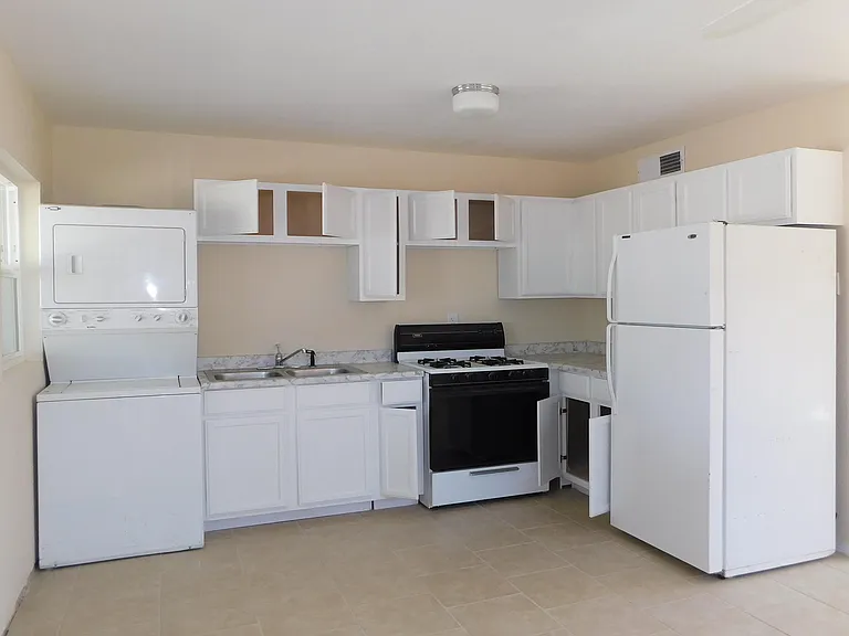 8308 Capitan Cir — Photo 13