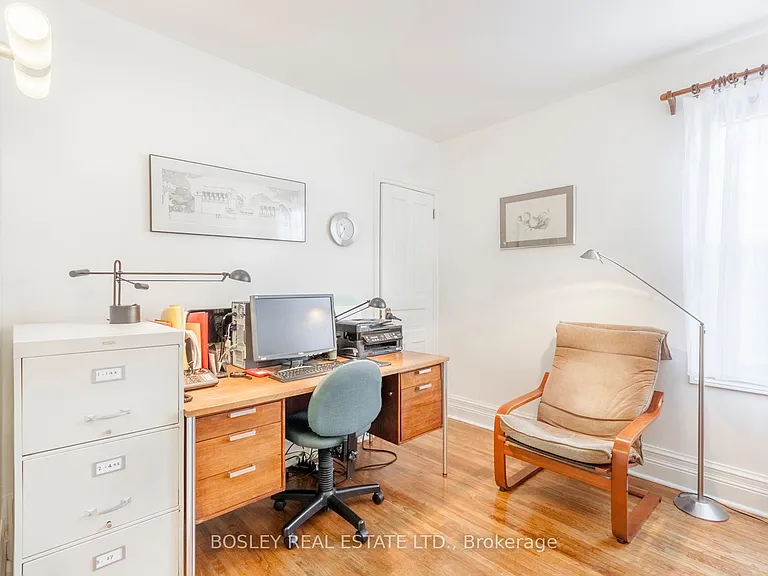 22 Martin Cres — Photo 20