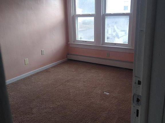 2nd image of 164 Oliver St APT 2