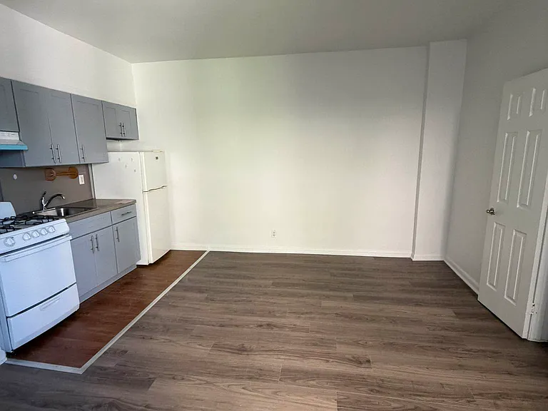 8814 Bay Pkwy #3M — Photo 2