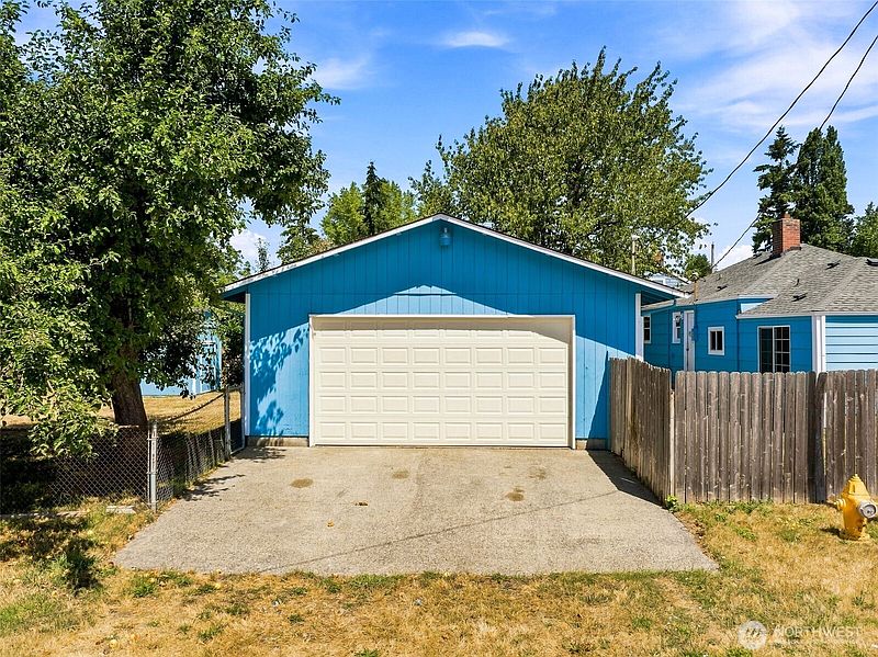 2nd image of 17053 35th Avenue S