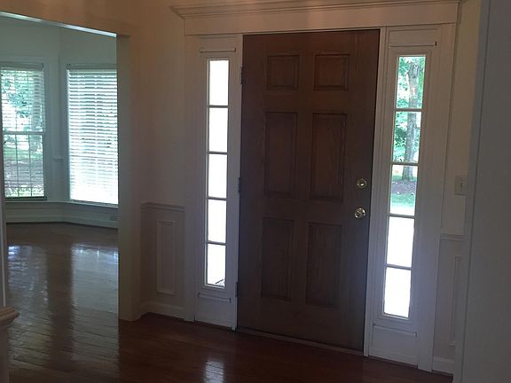 Foyer. (Bonus Room to left.)