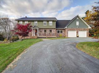18 Mahar Dr, Shad Bay, NS B3T 2B6