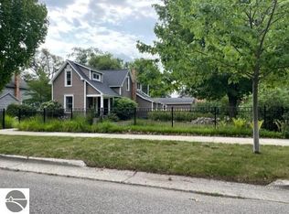 910 Lincoln St, Traverse City, MI 49686