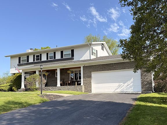 2nd image of 4 Ridgewood Dr