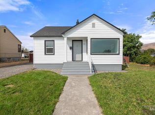 514 8th St, Clarkston, WA 99403