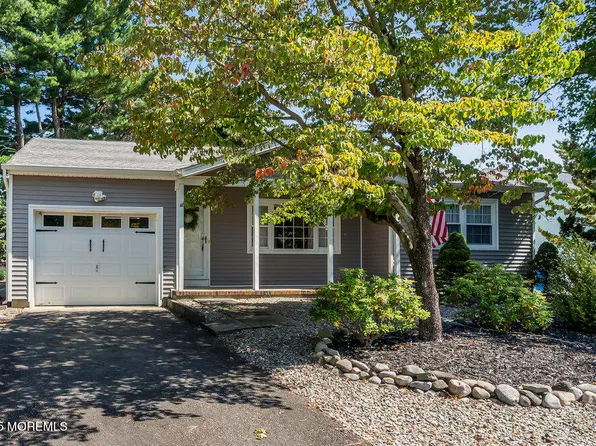 48 Nostrand Drive, Toms River, NJ 08757