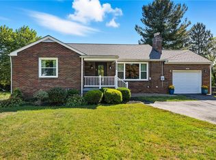 332 E Maitland Ln, New Castle, PA 16105