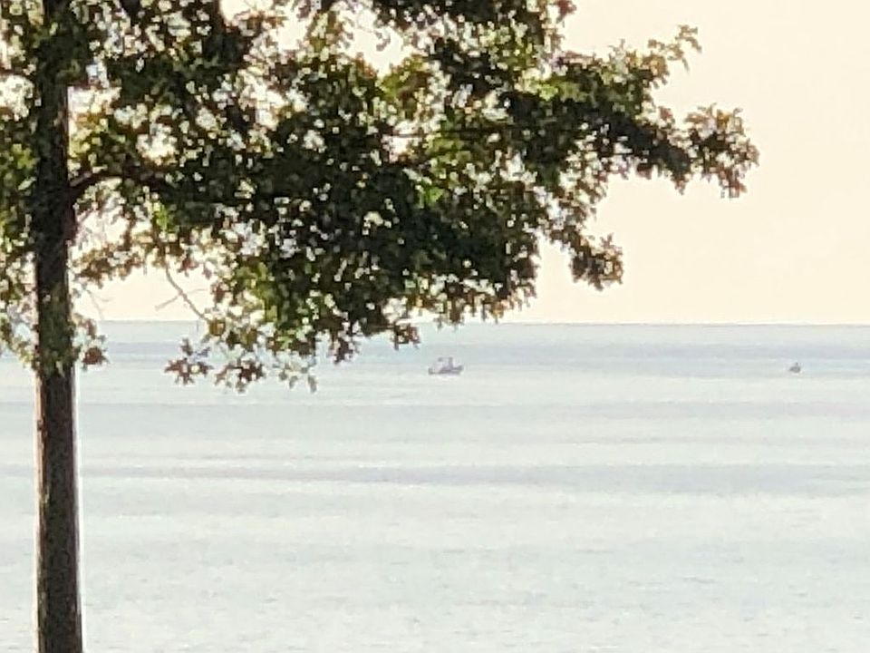 1st image of 3645 Edgewater Dr