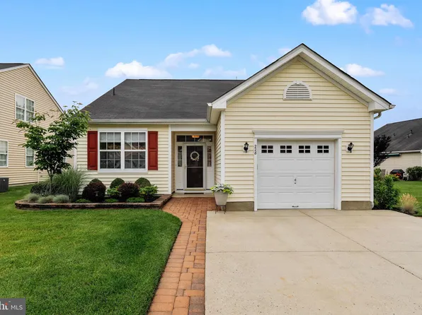 228 Snowy Egret Ln, Thorofare, NJ 08086