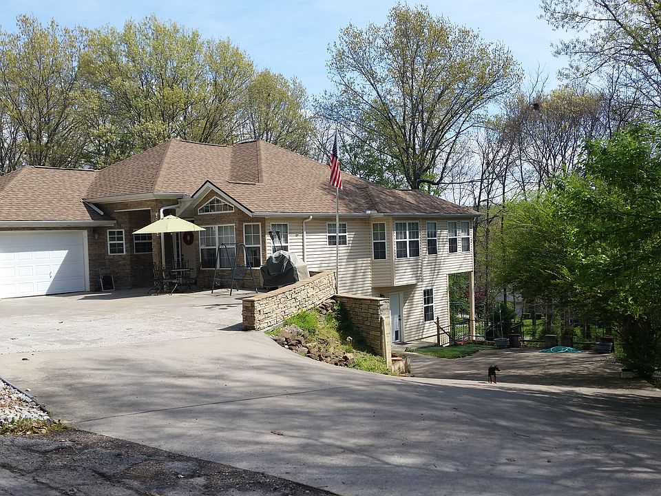 1st image of 27 Wentworth Dr