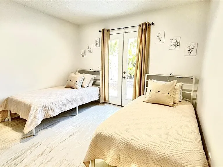 2431 Loma Linda St — Photo 19
