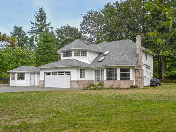 8868 Erickson Pl, Comox Valley, BC V9J 1H9