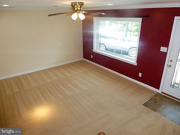3rd image of 430 Deerwood Dr