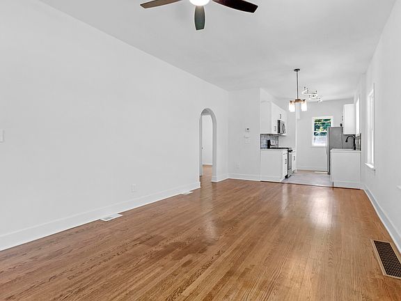 5th image of 2107 W 8th Ave