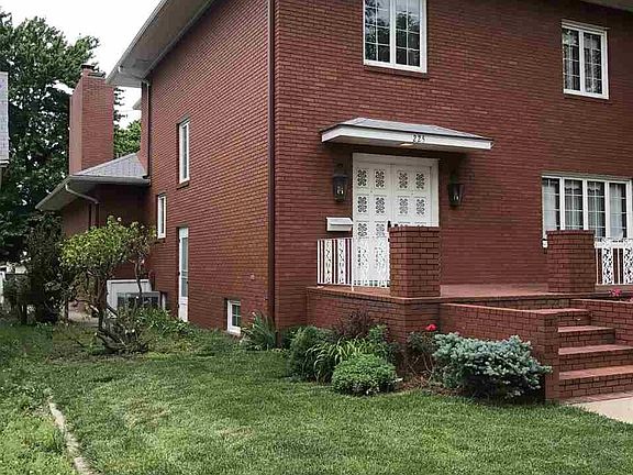 2nd image of 225 N 3rd St