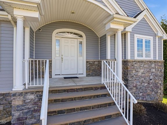 5th image of 4 Coventry Rd