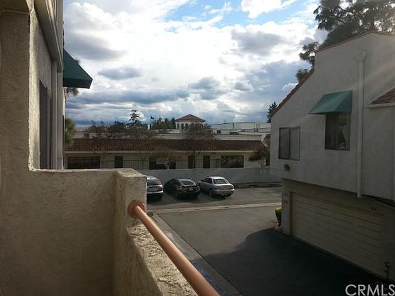 4th image of 341 Park Shadow Ct