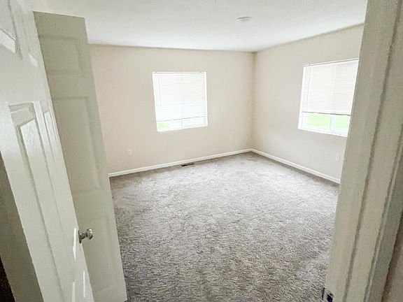 3rd image of 2642-2644 60th St SE