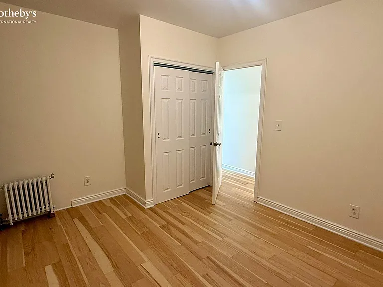 2708 Broadway #11 — Photo 4